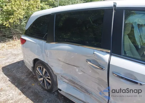 2021 Honda Odyssey Touring из США, поврежденный, VIN 5FNRL6H80MB001992